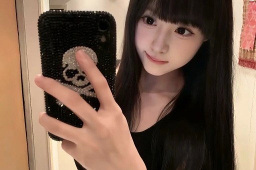 曝知名网红塌房！表面立爱国人设疯狂捞金背地砸6百万移民法国