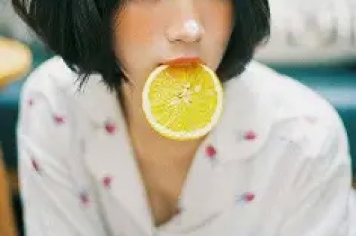 网红卖假货被央视报道承诺假一赔万真出事了却拒绝理赔