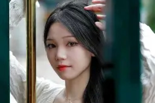 3500家连锁店女网红艾琳演豪门戏翻车涉嫌欺诈中老年人
